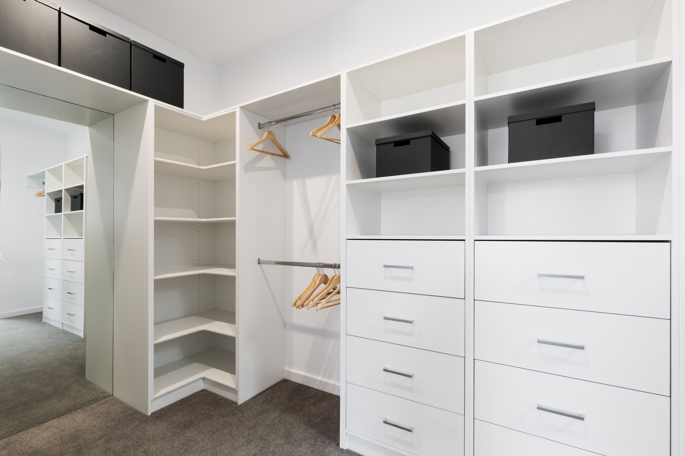 Large Walk in Wardrobe 